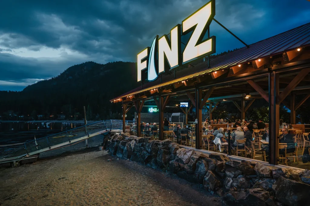 Evening dining at FINZ waterfront